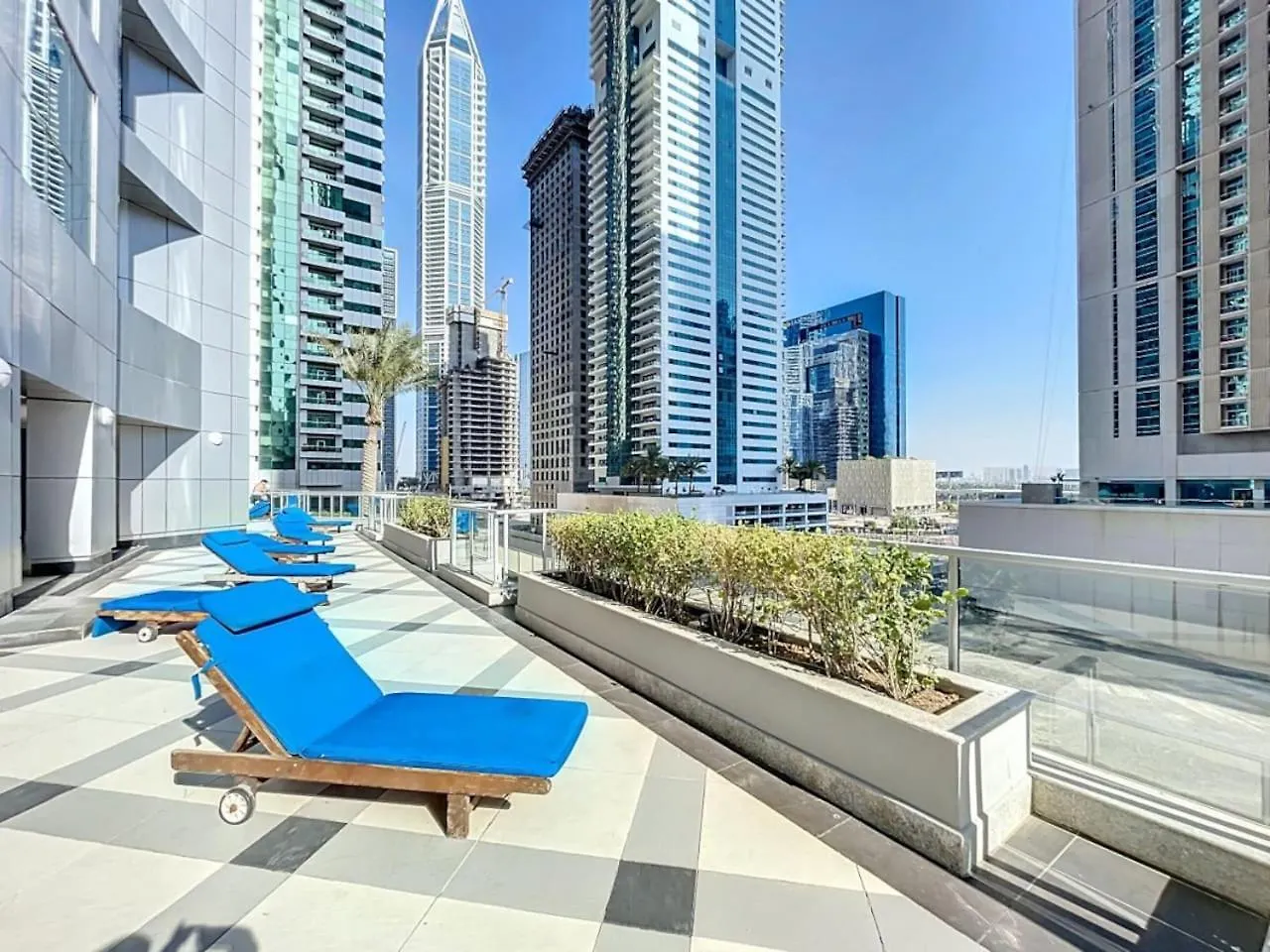 Torch Tower - Minimalistic Two Bed With City Views Dubai
