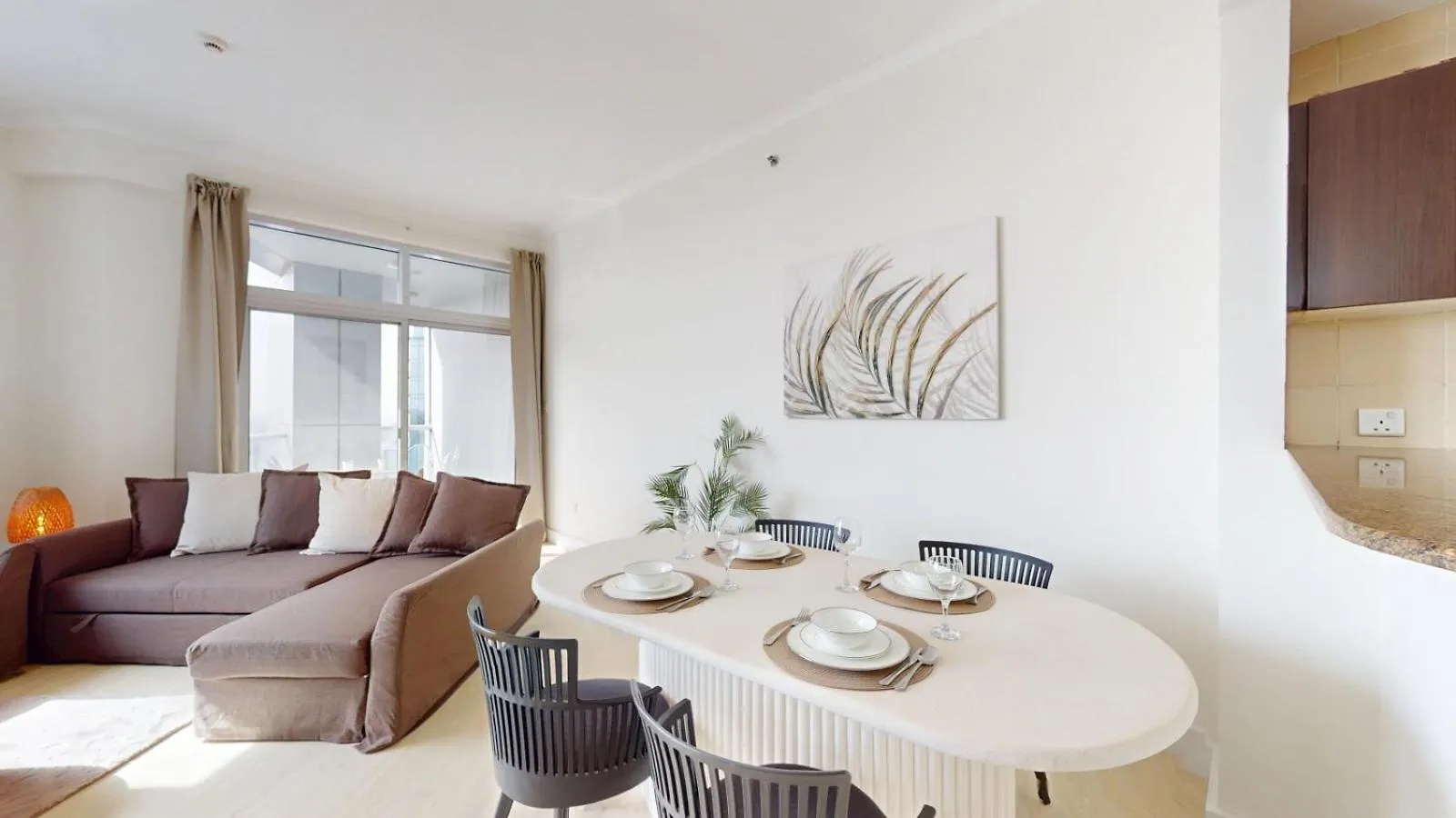 Torch Tower - Minimalistic Two Bed With City Views Dubai